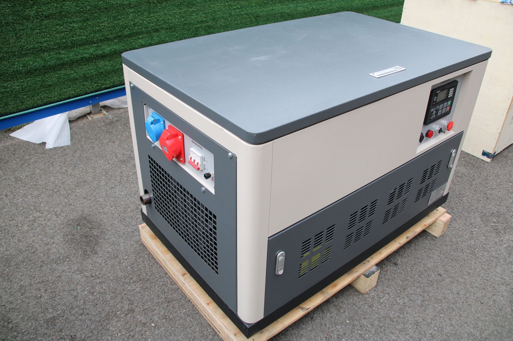 Бензиновый генератор Амперос LT20000S